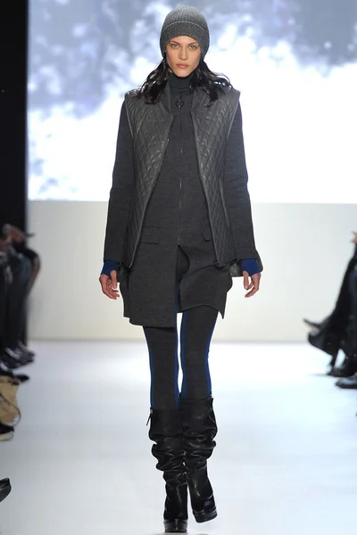 Look 3
